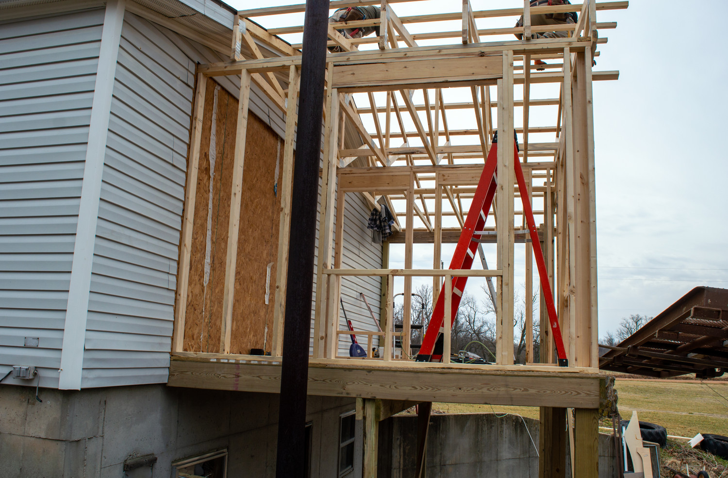 Unrecognizable,Workers,Are,Intent,On,Doing,A,Good,Construction,Job