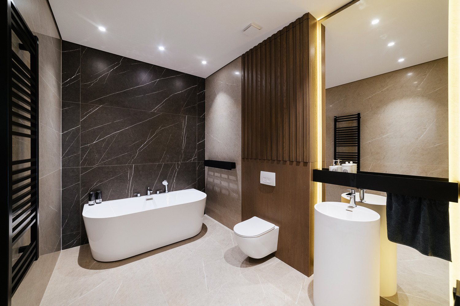 New,Large,Bathroom,With,White,Bathroom,Mirror,And,Lighting